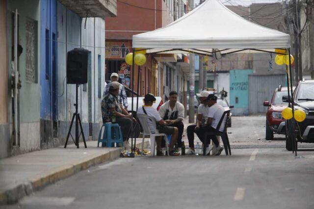 Muchas calles fueron cerradas para organizar fiestas por Año Nuevo. Fotos: Joseph Angeles/@photo.gec