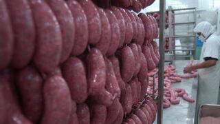 Industria de embutidos en peligro y también la de carnes rojas