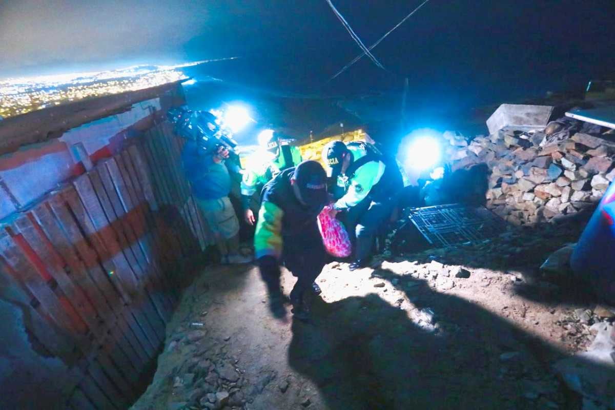 Tres hombres son asesinados en disputa por terrenos en una invasión en el asentamiento humano Hijos de Miyashiro. Fotos : Cesar Grados /@photo.gec