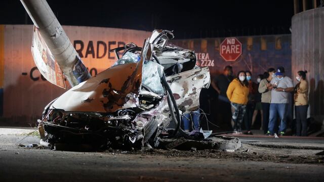 Chaclacayo: choque entre auto y bus interprovincial dejó dos muertos en la Carretera Central