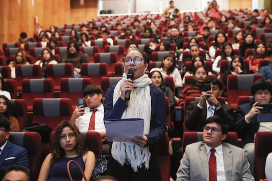 ¿Cómo evita el JNE que sesgos personales afecten la independencia de sus decisiones?