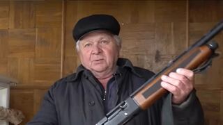 Condecoran a un jubilado ucraniano que derribó con su rifle un caza ruso de 85 millones de dólares