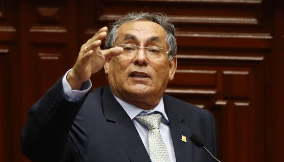 Ministro Óscar Vera fue interpelado por primera vez en junio de este año. Foto: GEC