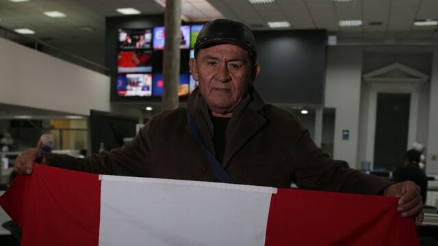 Hugo Sotil con la Bicolor en El Comercio. El 'Cholo' siempre accedió a la prensa. (Foto: Alonso Chero)