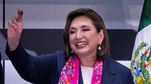 Opositora Xóchitl Gálvez se inscribe como candidata a la presidencia de México