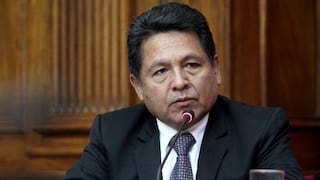Debate: ¿Debería el fiscal Ramos Heredia acudir al Congreso?