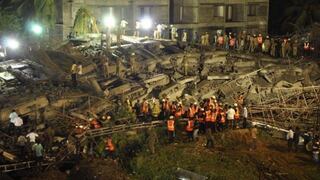 Al menos 21 muertos por derrumbe de dos edificios en la India