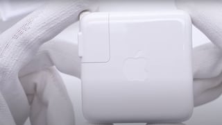 Un youtuber desarma el nuevo cargador rápido de Apple: ¿qué fue lo que encontró?
