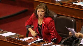 Celia Anicama va a la reelección en lista congresal de Santos