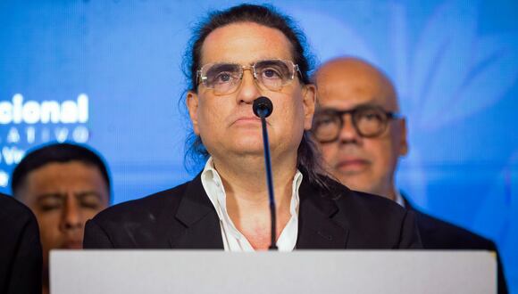 El empresario colombiano Alex Saab habla en una rueda de prensa, en Caracas, Venezuela, el 21 de diciembre de 2023. (Foto de Rayner Peña R. / EFE)