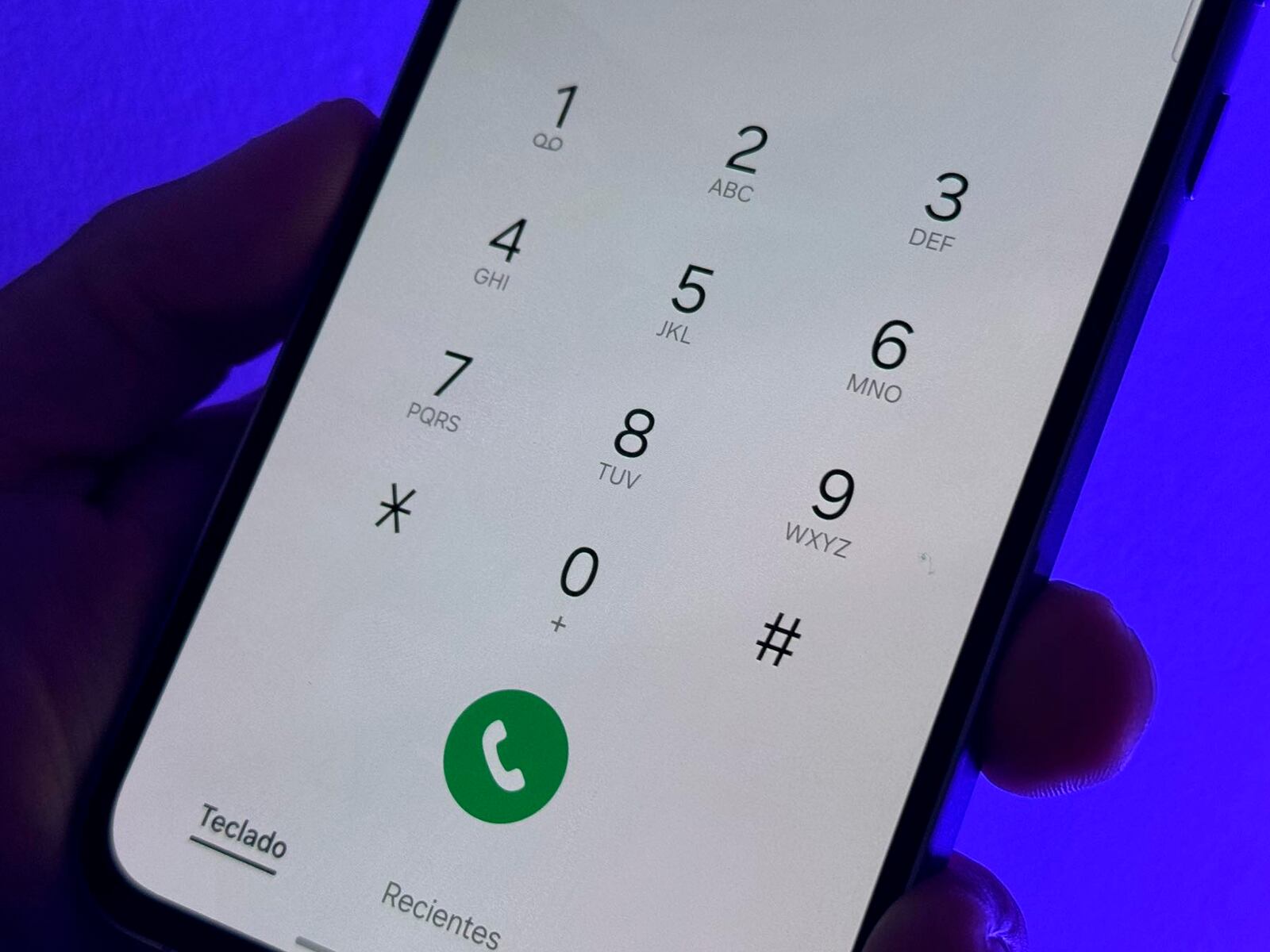 La normativa del Código del Protección de Defensa del Consumidor permite que las empresas realicen llamadas para realizar un primer contacto, solicitando autorización para enviar información publicitaria (foto: Rommel Yupanqui).