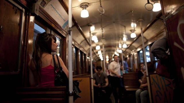 FOTOS: los vagones de metro más antiguos del mundo serán usados como bibliotecas en Buenos Aires