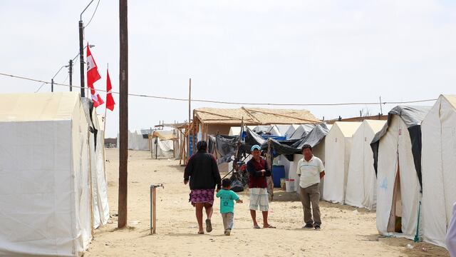 Piura: las Fiestas Patrias en un campamento de damnificados [FOTOS]