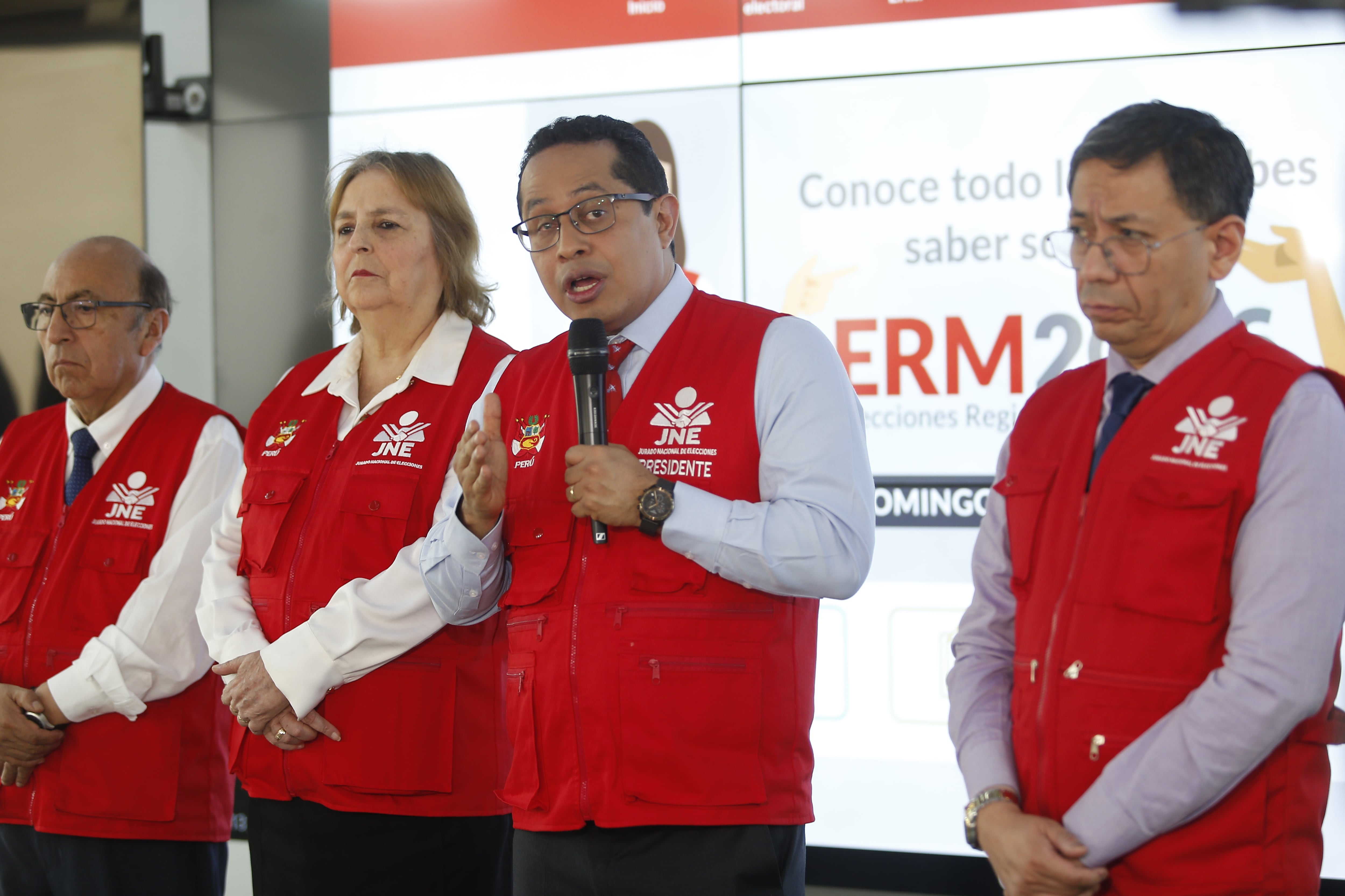 Especialistas consideran que corresponde al propio Jurado Nacional de Elecciones precisar los criterios en su reglamento de inscripción de candidaturas, en concordancia con el principio de legalidad. Foto: Cesar Campos / GEC.