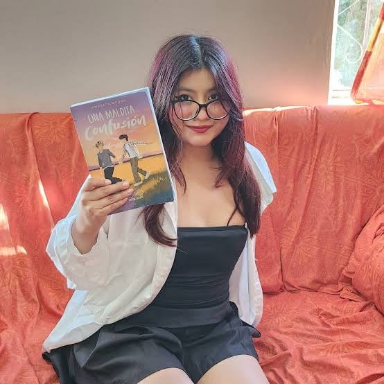 Desde Wattpad hasta las librerías, América Rodas forma parte de una generación de escritores que encontró en internet una primera comunidad de lectores y que ahora ocupa un lugar cada vez más visible en el circuito editorial.