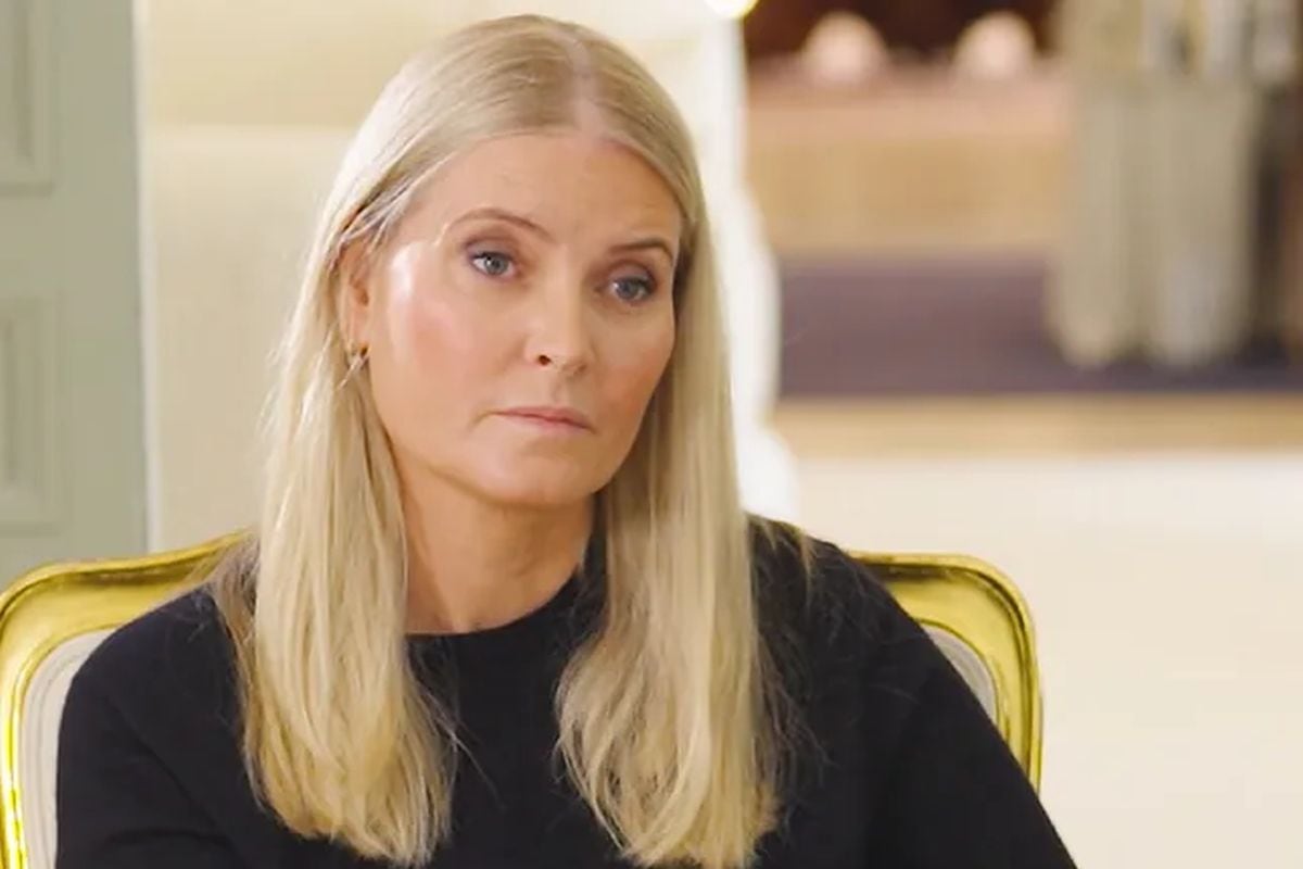 La princesa Mette-Marit, durante la entrevista con la televisión pública noruega. Foto: Captura de pantalla/NRK