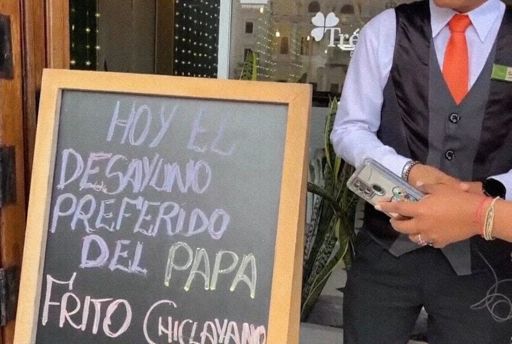 Restaurante El trébol, ubicado a unos pasos de la catedral de Chiclayo.