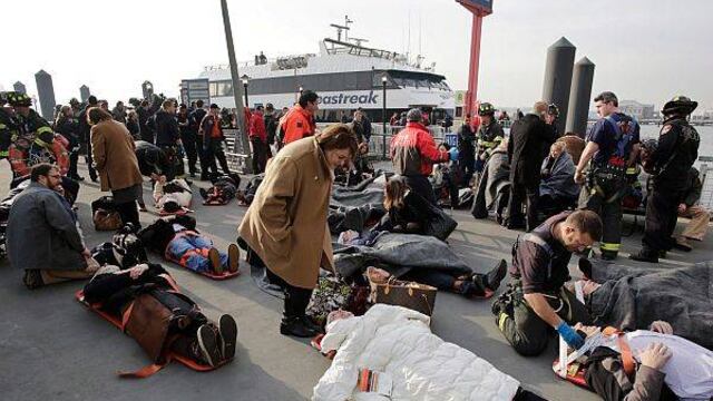 Casi 60 heridos dejó el choque de un buque en un muelle de Nueva York