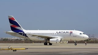 Latam canceló entre 5% y 10% de sus vuelos por aumento de contagios de COVID-19 entre su personal
