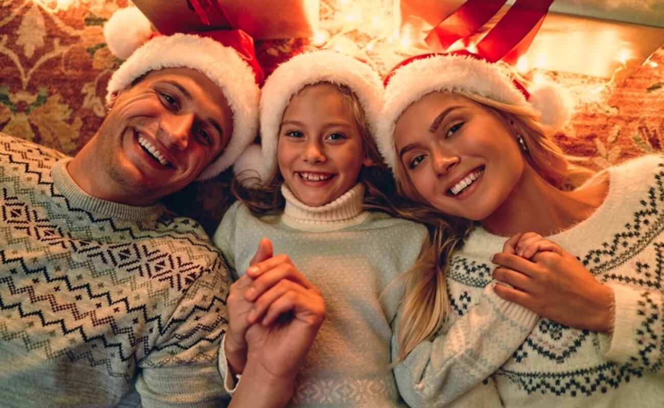 Existen varias plataformas digitales que permiten crear tarjetas navideñas para que puedas sorprender a tu ser querido.