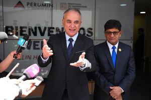 Ministro de Energía y Minas dice que proyecto Conga no está en los planes del sector, aunque no lo descarta