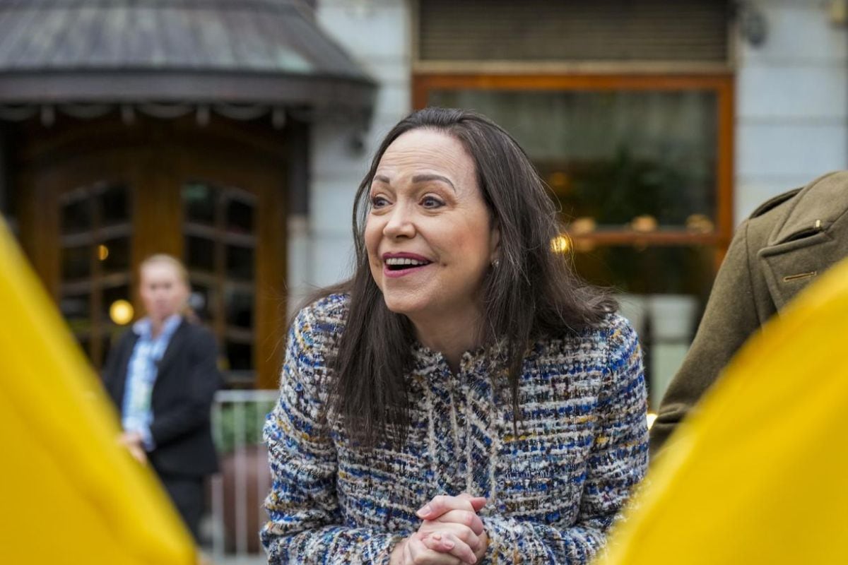 La ganadora del Premio Nobel de la Paz, María Corina Machado, llega al Grand Hotel tras su audiencia en el Palacio de Oslo, Noruega, el 12 de diciembre de 2025. Foto: EFE/EPA/OLE BERG-RUSTEN