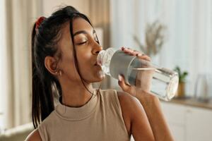 ¿Cuántos litros de agua debo beber a diario? Esto señala un importante estudio