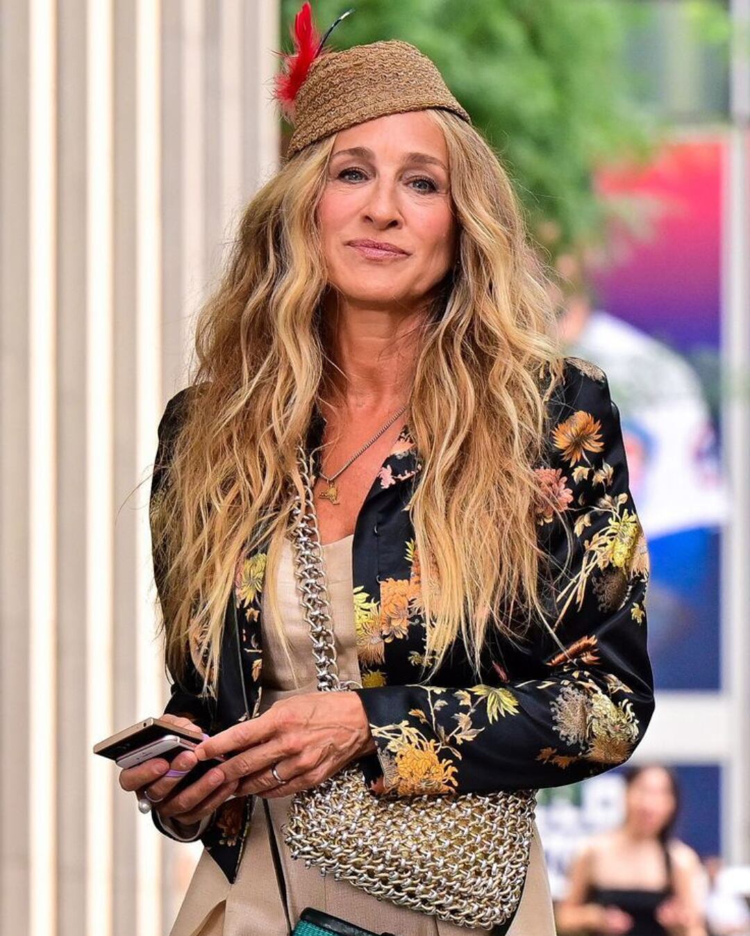 Sarah Jessica Parker como Carrie Bradshaw durante las grabaciones de And Just Like That.
(Foto: Pinterest)