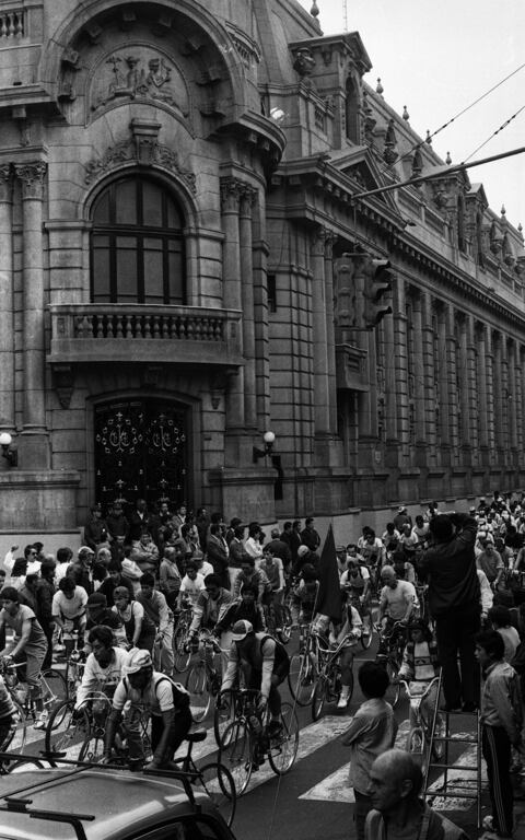 Más de 500 ciclistas se inscribieron en las diferentes categorías, entre aficionados y profesionales. (Foto: Archivo Histórico de El Comercio / Julián Espinoza)