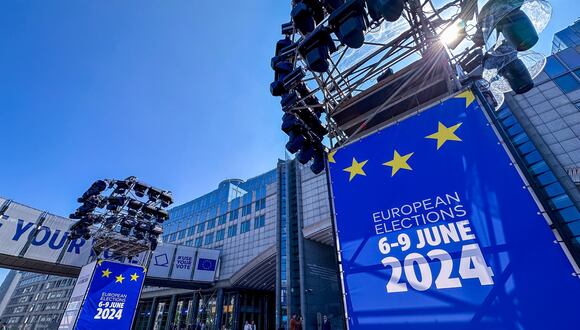 Vista del Parlamento Europeo desde donde se emitirá el domingo 9 de junio la retransmisión de los resultados de las Elecciones Europeas, este viernes en Bruselas. Las elecciones al Parlamento Europeo se celebrarán en los 27 países miembros de la Unión Europea del 6 al 9 de junio de 2024, con unos 360 millones de europeos con derecho a voto.- EFE/ Olivier Hoslet