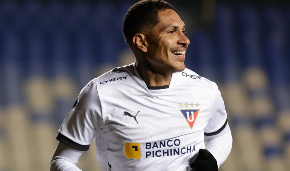 Paolo Guerrero apunta a ser titular en el LDU vs. Ñublense. (Foto: EFE)