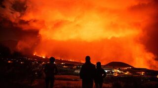 Lava del volcán de La Palma llega al mar por un tercer punto | FOTOS