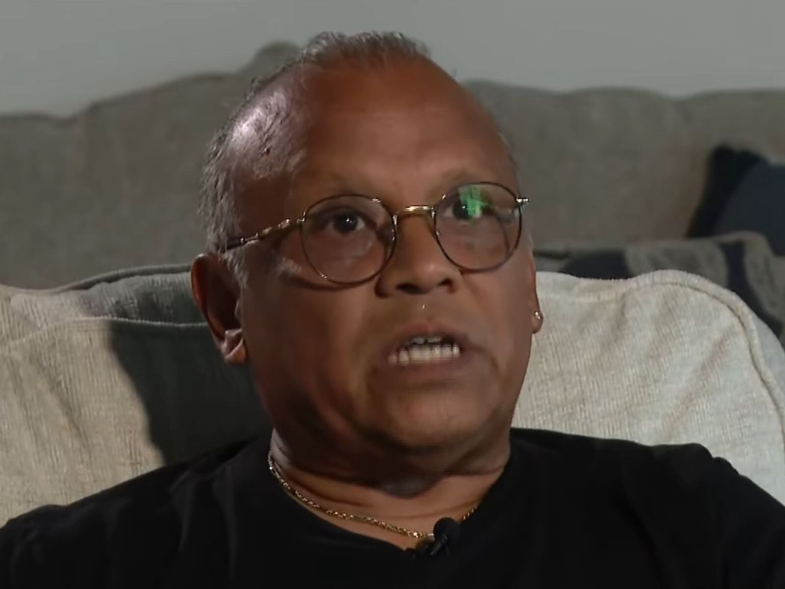 Roberto aseguró que mayoría de los prisioneros son personas que no cometieron delito alguno. (Crédito: Univision Los Angeles / YouTube)