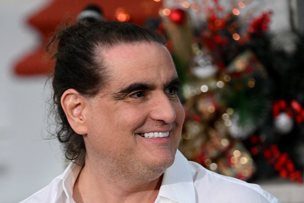 El empresario colombiano Alex Saab sale después de una reunión con el presidente de Venezuela, Nicolás Maduro (fuera de cuadro) en el Palacio Presidencial de Miraflores en Caracas el 20 de diciembre de 2023. (Foto de Federico Parra / AFP)