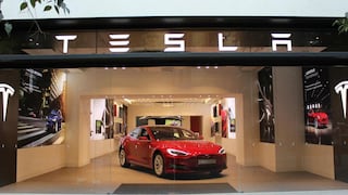 Tesla llama a retirar más de 2 millones de vehículos en EE.UU. para corregir el software de conducción