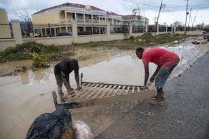 Más de 16.000 evacuados por un río desbordado en el este de Cuba, tras el golpe de Melissa