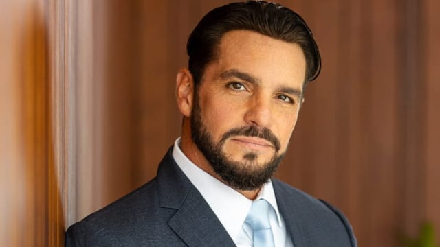 Ismael la Rosa es nominado al ranking “Los 100 Rostros Más Guapos del Mundo 2026”