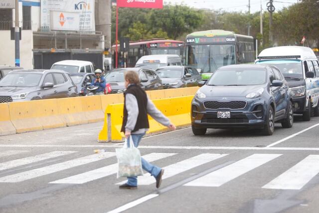 Está dirigido principalmente al transporte público que circula en sentido de sur a norte, desde la avenida La Marina hacia la avenida Gambetta. Fotos: Mario Zapata N. / @photo.gec