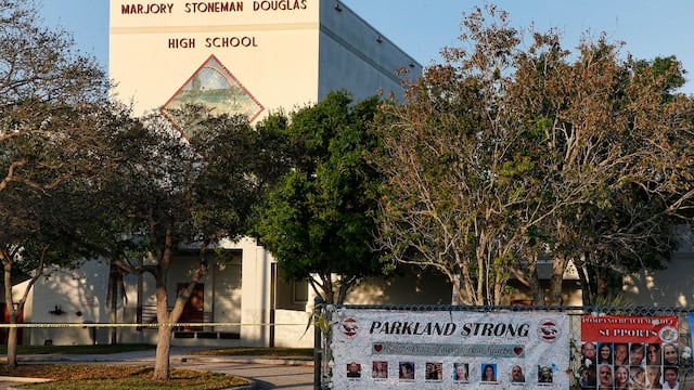 Juez de Florida autoriza la recreación del tiroteo masivo de Parkland, donde 17 murieron