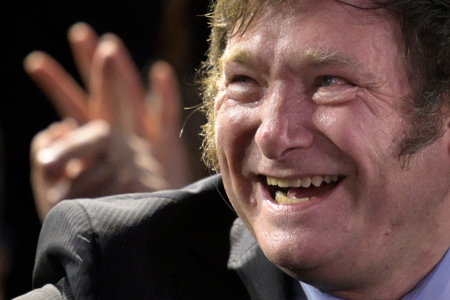 El presidente de Argentina, Javier Milei (centro). (Foto de JUAN MABROMATA / AFP)