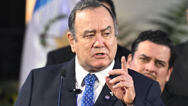 Expresidente de Guatemala queda juramentado como diputado del Parlamento Centroamericano