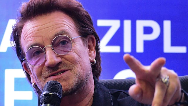 Bono de U2 compone tema a los trabajadores de salud que luchan contra el coronavirus
