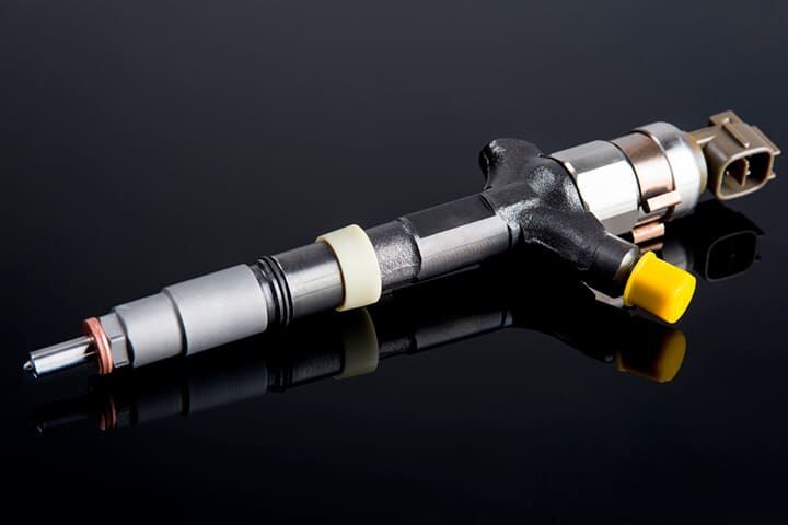 En los vehículos de gasolina, el sistema de inyección de combustible procura alcanzar la mezcla perfecta entre aire y gasolina para conseguir la combustión total dentro del cilindro.