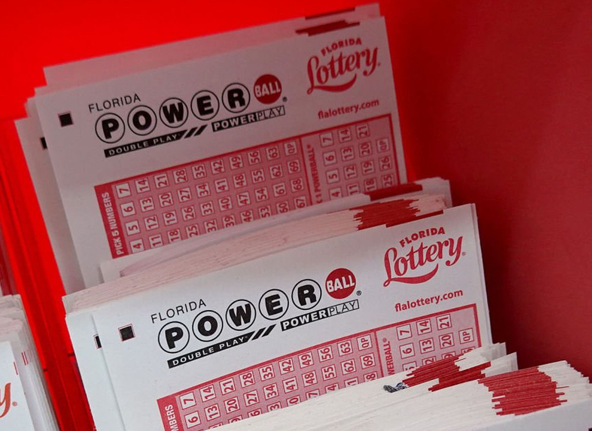 Los premios del Powerball deben reclamarse en la jurisdicción donde se compró el boleto ganador. (Foto: Joe Raedle / Getty Images)