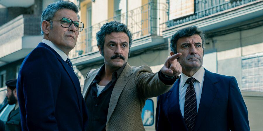 No hay policial sin detectives. Isak Férriz tiene un desempeño solvente, más allá de las limitaciones del guion.