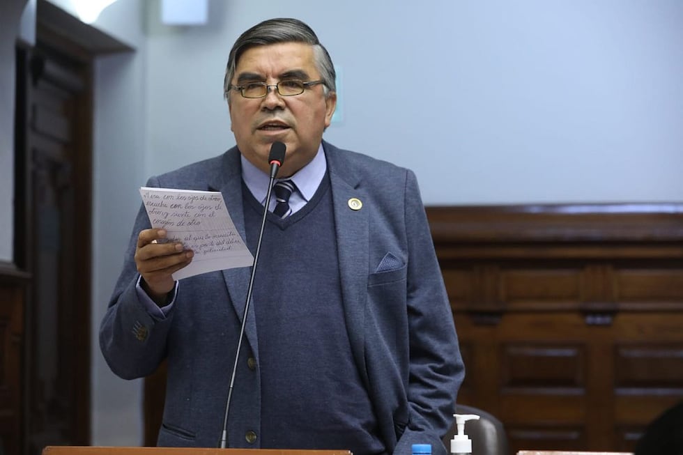 Alex Paredes, del Bloque Magisterial, insistió en la aprobación de la Ley Mape. (Foto: Congreso)