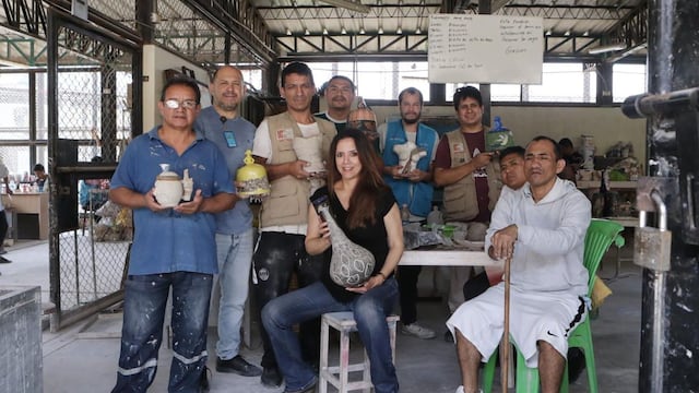 Malena Santillana expone el proyecto “Los Fénix del Barro” en el  Club de la Banca y Comercio