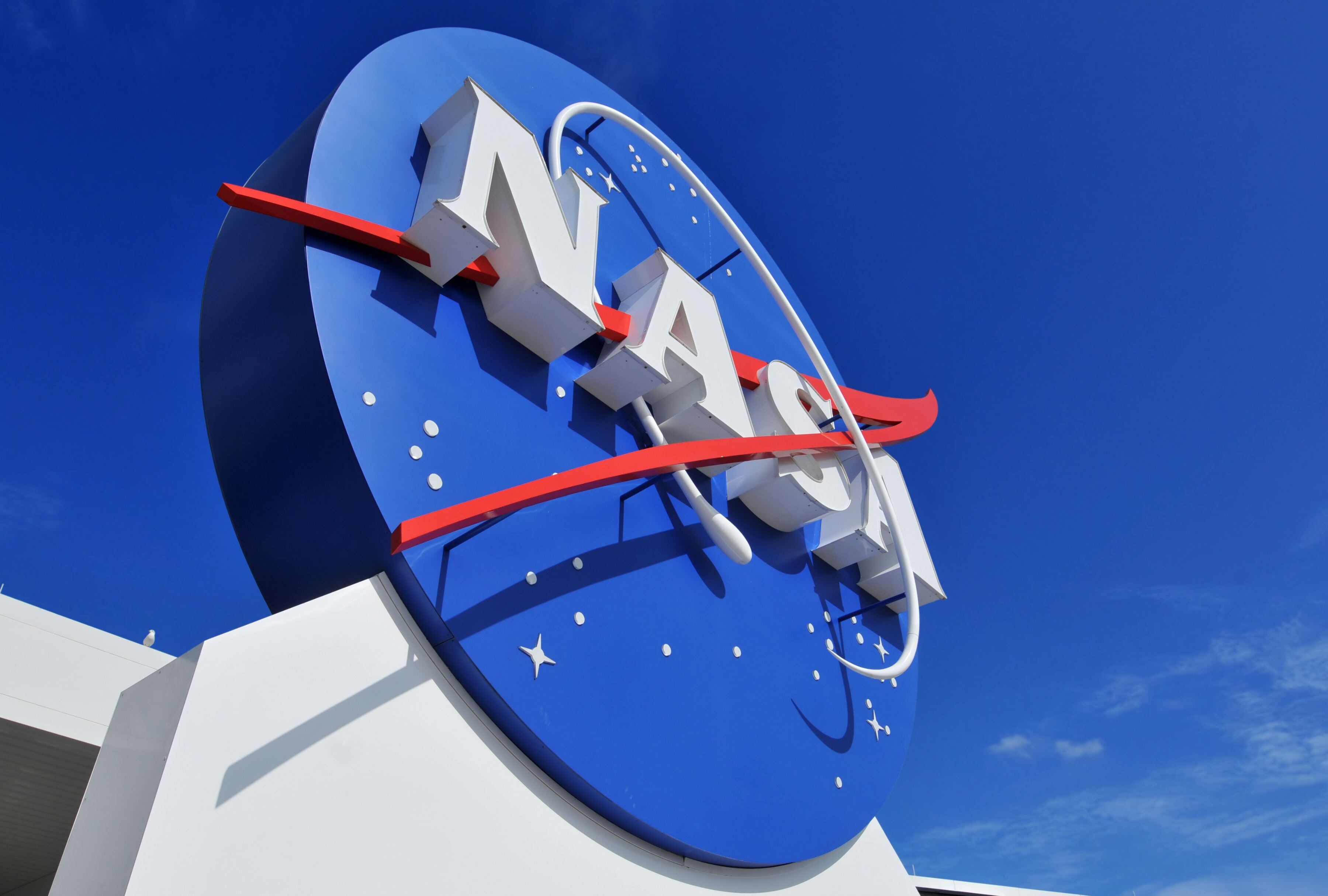 La NASA ya está buscando el lugar ideal para el reloj que marcará la hora en la Luna. (Foto: LaserLens/iStock)