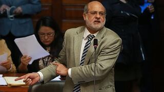 Abugattás: "Molina y Solórzano fungen de parlantes de terceros"