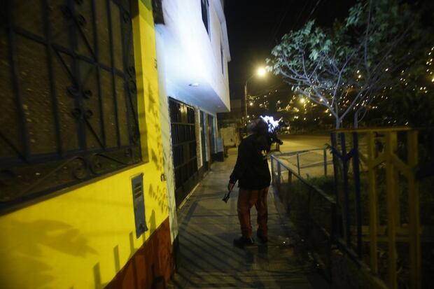 Vecinos del distrito alertaron sobre constantes amenazas desde marzo contra el colegio de nivel inicial, primaria y secundaria. (Foto: @photo.gec)